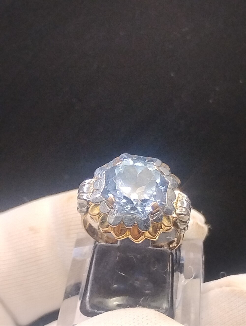 Antique/Vintage Topaz Solitaire Ladies Ring & 18k Gold - Picture 8 of 9